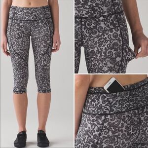 Lululemon Outrun 17" Crop Lace White Black